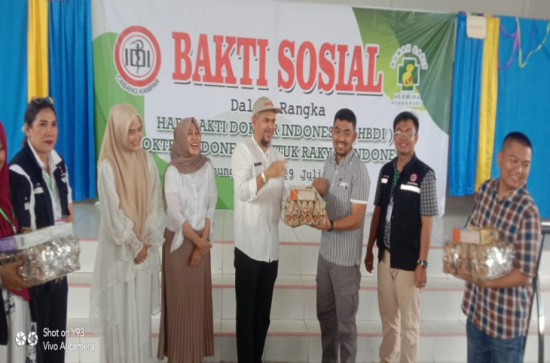 Dalam Rangka HBDI ke 115 IDI Kab. Kampar Laksanakan Bakti Sosial di Kecamatan Tapung Hilir